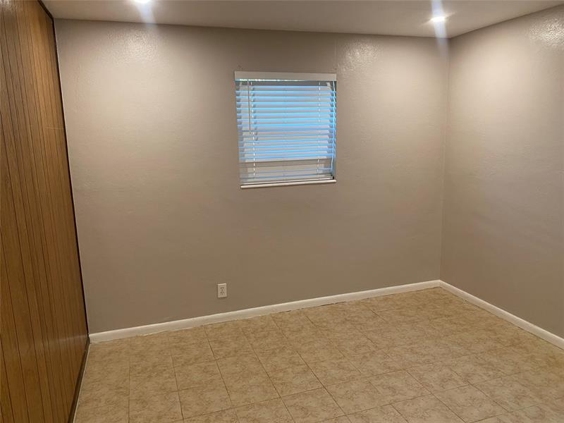 Image 17 of 27 For 6152 2nd St  