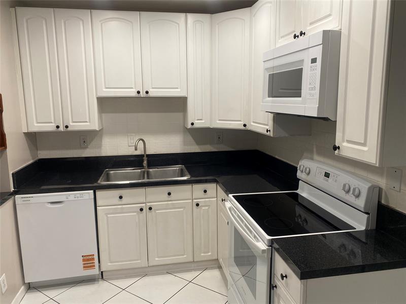 Image 6 of 27 For 6152 2nd St  