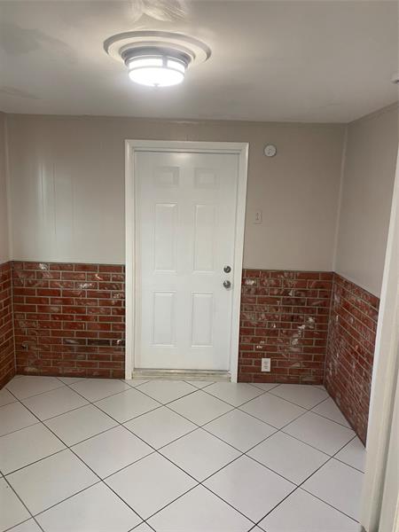 Image 7 of 27 For 6152 2nd St  