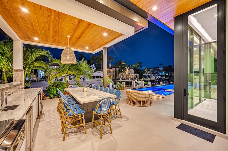 Image 11 of 69 For 408 Coral Way