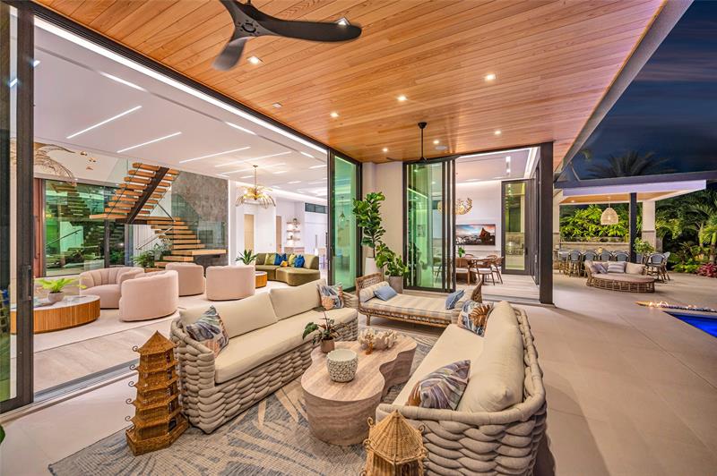 Image 12 of 69 For 408 Coral Way