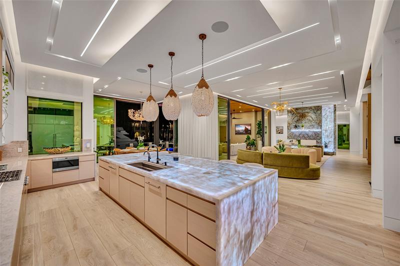 Image 15 of 69 For 408 Coral Way