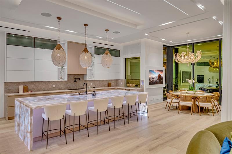 Image 16 of 69 For 408 Coral Way