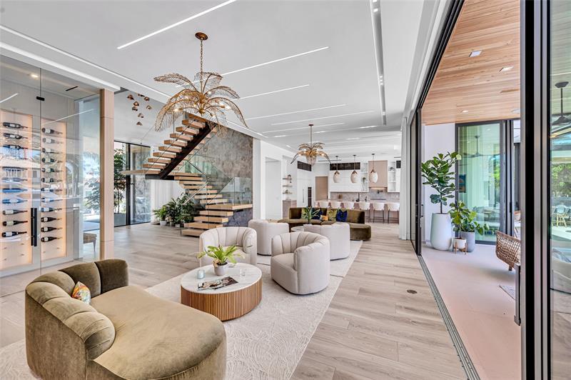 Image 18 of 69 For 408 Coral Way