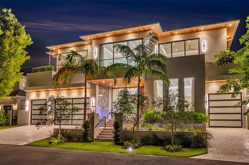Image 3 of 69 For 408 Coral Way