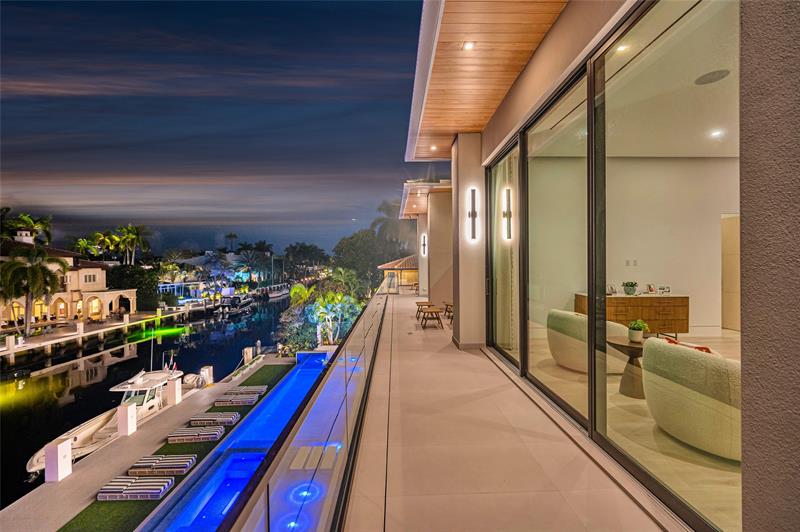 Image 36 of 69 For 408 Coral Way