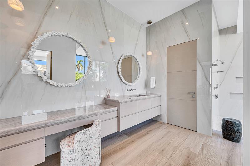 Image 39 of 69 For 408 Coral Way