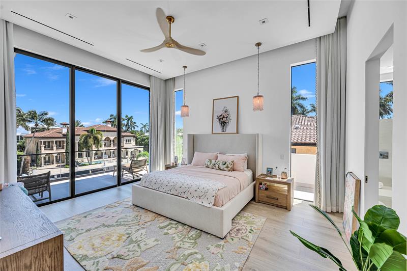 Image 43 of 69 For 408 Coral Way