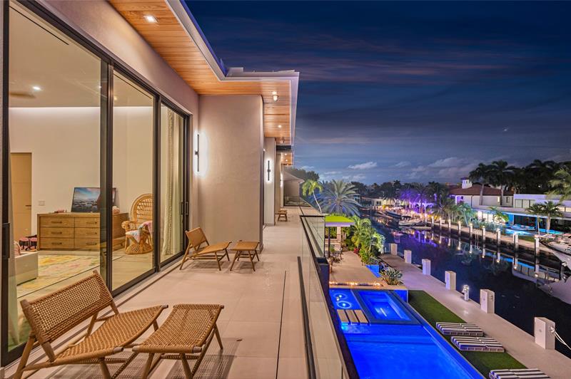 Image 44 of 69 For 408 Coral Way