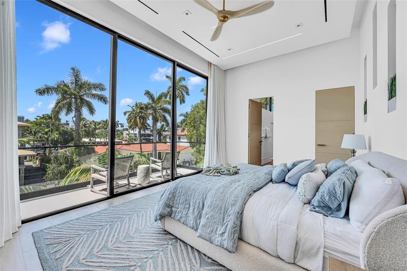 Image 48 of 69 For 408 Coral Way