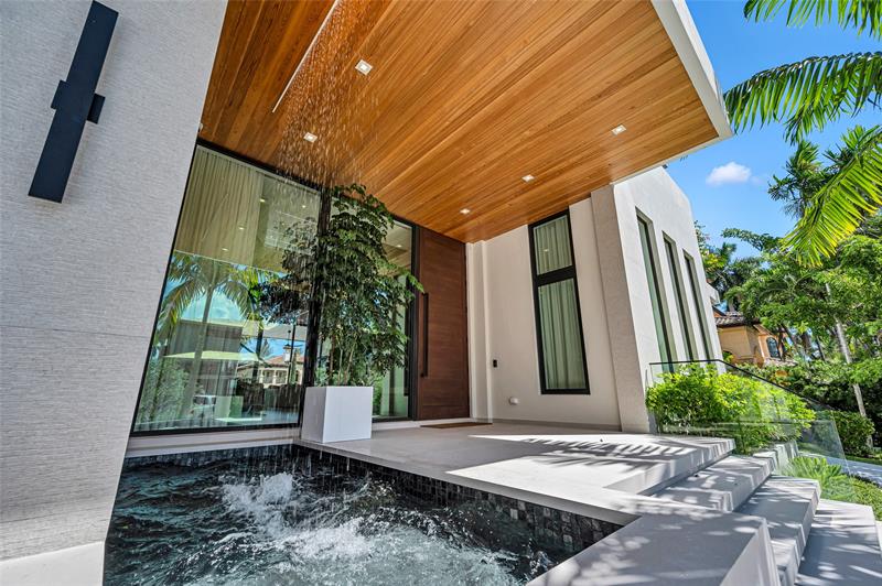 Image 5 of 69 For 408 Coral Way