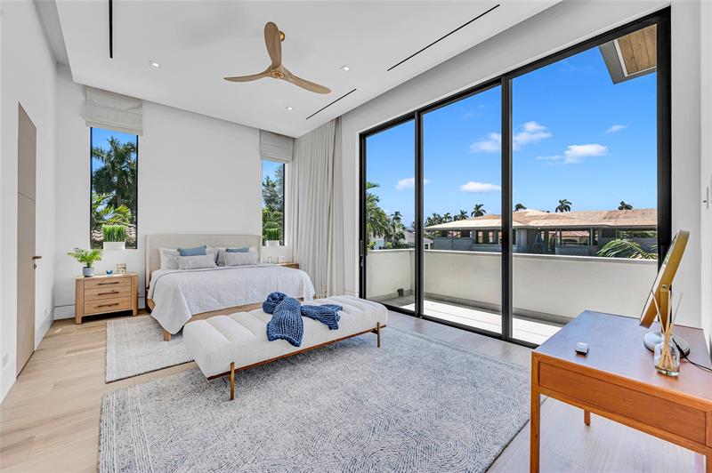 Image 51 of 69 For 408 Coral Way