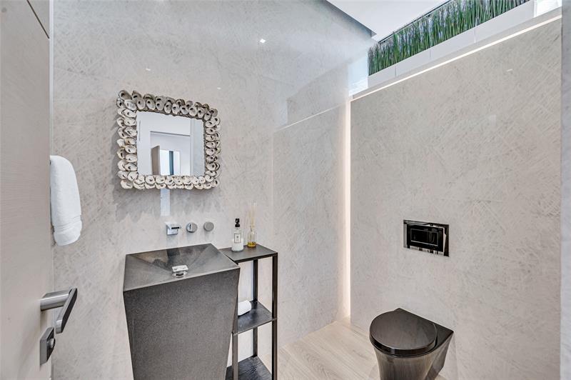 Image 56 of 69 For 408 Coral Way