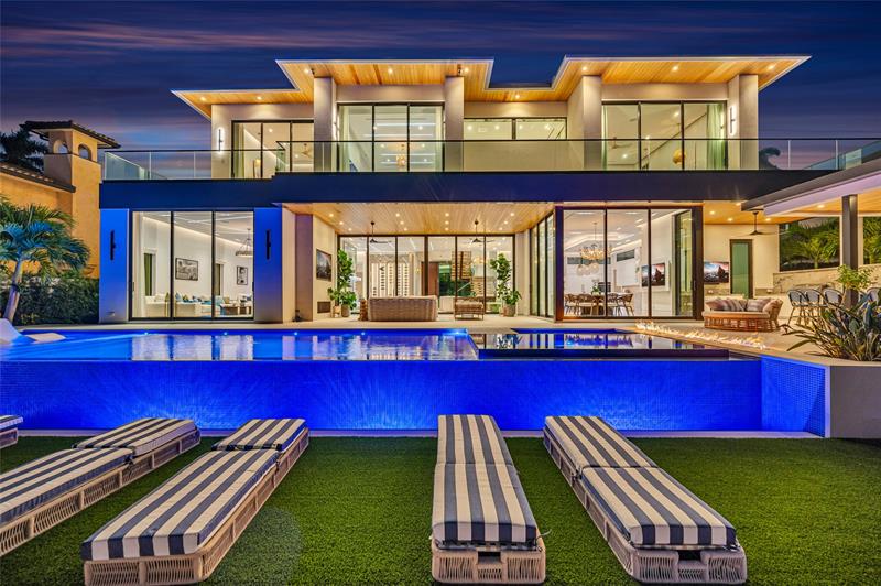 Image 6 of 69 For 408 Coral Way