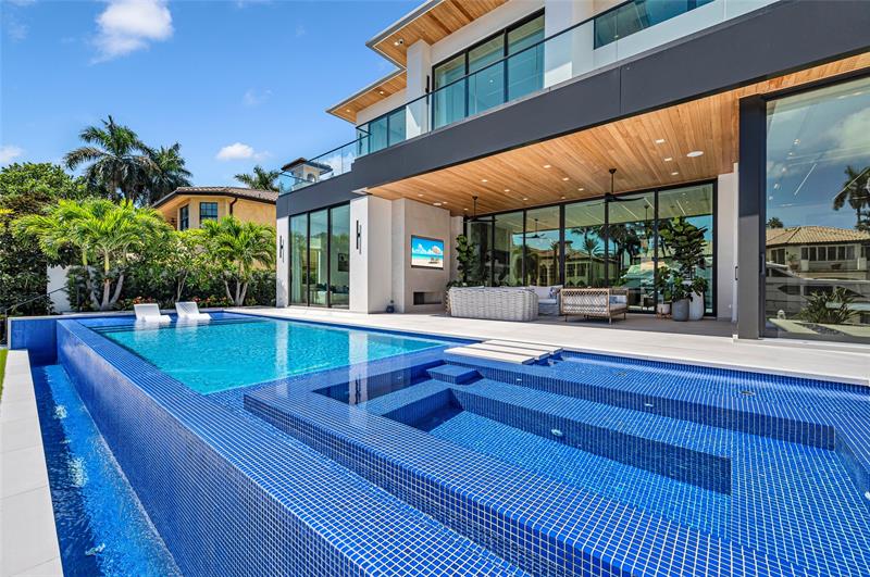 Image 64 of 69 For 408 Coral Way