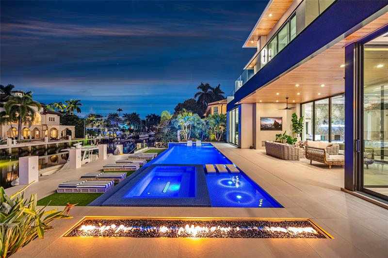 Image 8 of 69 For 408 Coral Way