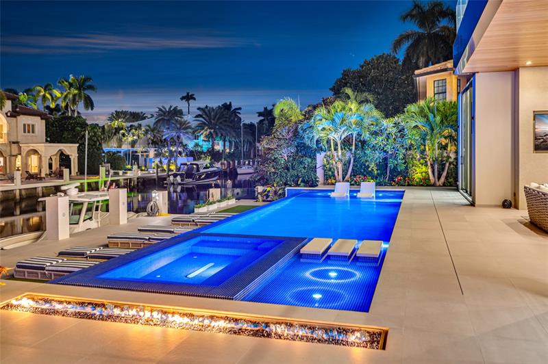 Image 9 of 69 For 408 Coral Way