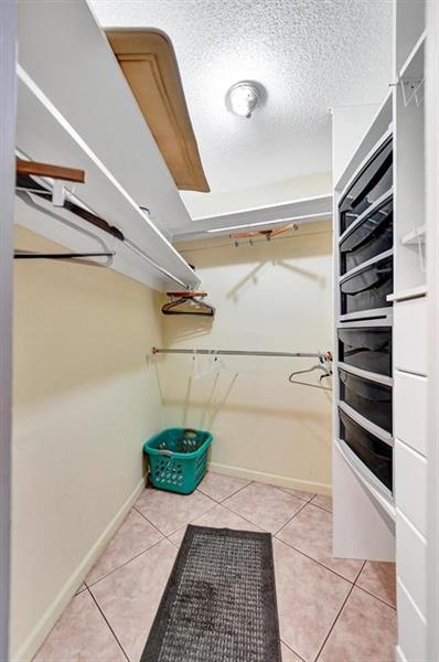 Image 11 of 42 For 100 Golden Isles Dr  815