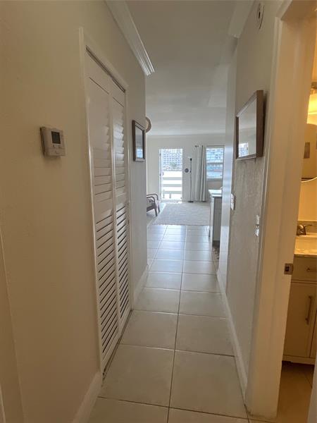 Image 11 of 14 For 2100 Diana Dr  206