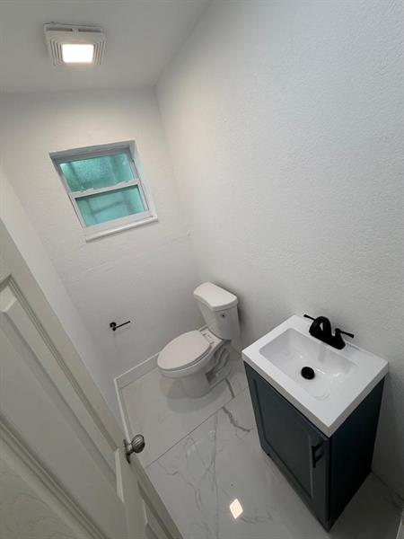 Image 18 of 27 For 6410 Miami Ct