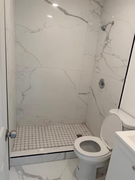 Image 19 of 27 For 6410 Miami Ct