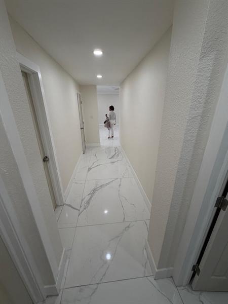 Image 21 of 27 For 6410 Miami Ct