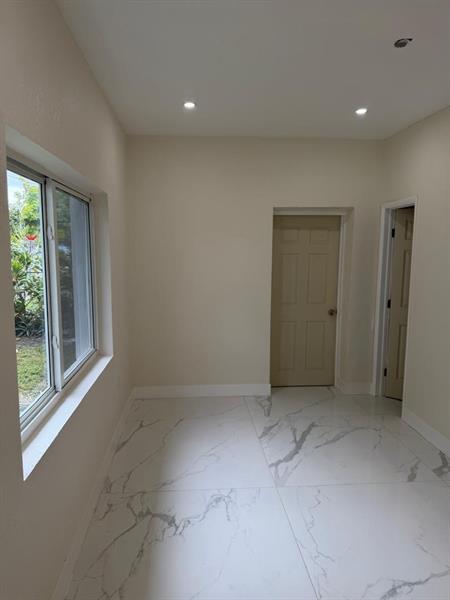 Image 5 of 27 For 6410 Miami Ct