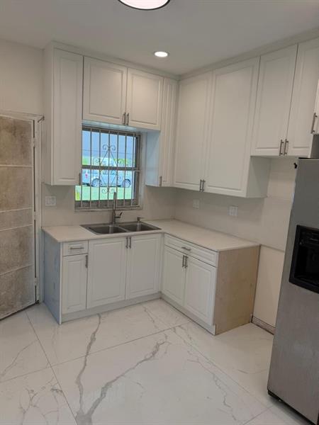 Image 8 of 27 For 6410 Miami Ct