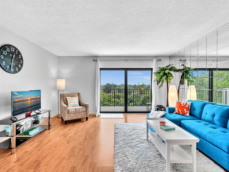 Image 10 of 71 For 900 River Reach Dr  525