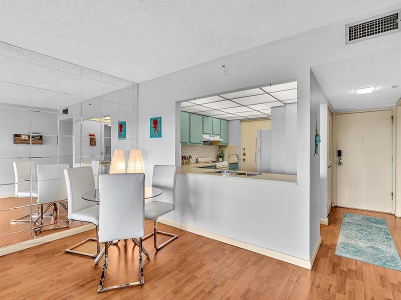 Image 12 of 71 For 900 River Reach Dr  525