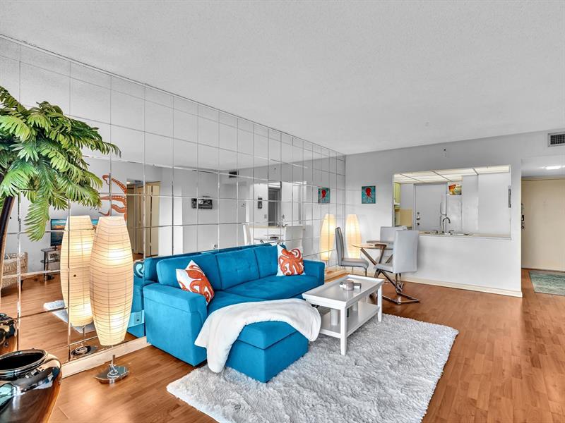 Image 15 of 71 For 900 River Reach Dr  525