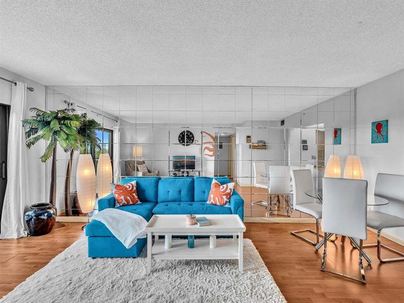 Image 17 of 71 For 900 River Reach Dr  525