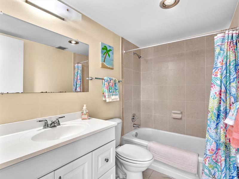 Image 19 of 71 For 900 River Reach Dr  525