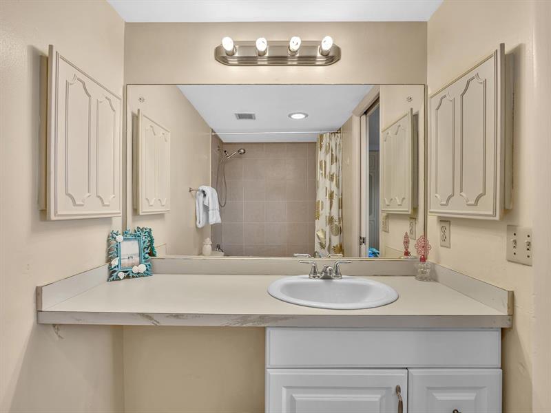 Image 27 of 71 For 900 River Reach Dr  525