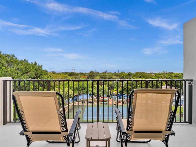 Image 31 of 71 For 900 River Reach Dr  525