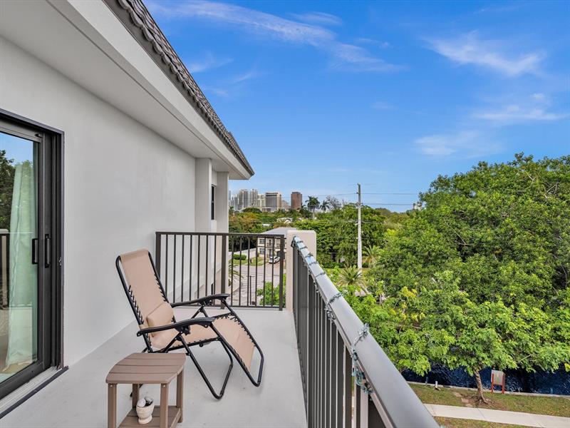 Image 35 of 71 For 900 River Reach Dr  525