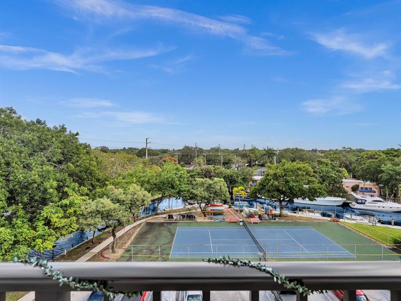 Image 37 of 71 For 900 River Reach Dr  525