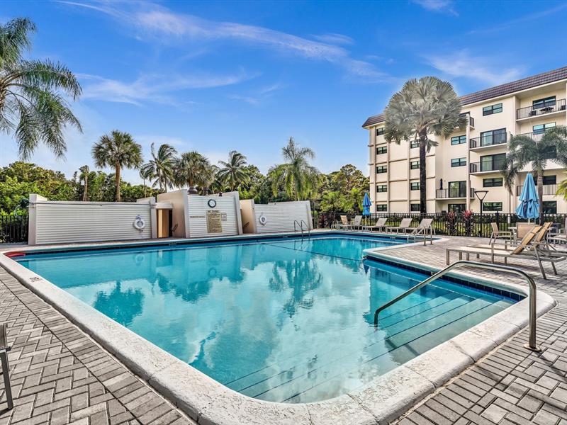 Image 39 of 71 For 900 River Reach Dr  525