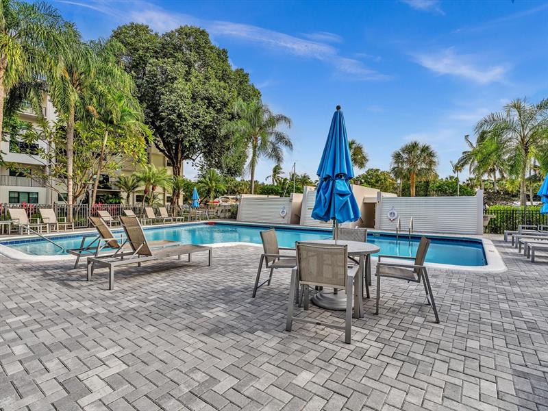 Image 40 of 71 For 900 River Reach Dr  525