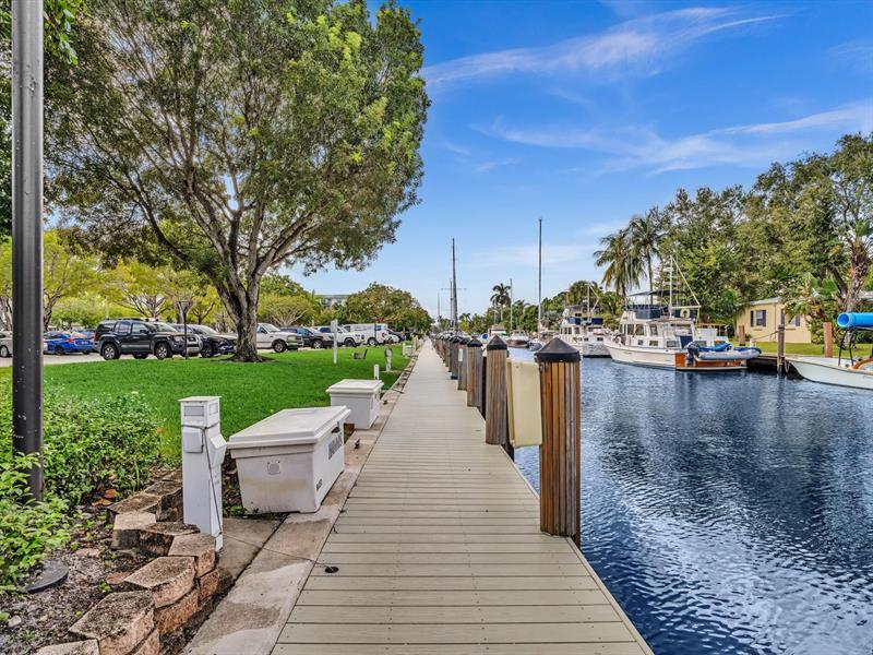 Image 53 of 71 For 900 River Reach Dr  525