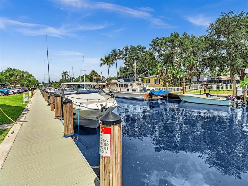 Image 65 of 71 For 900 River Reach Dr  525