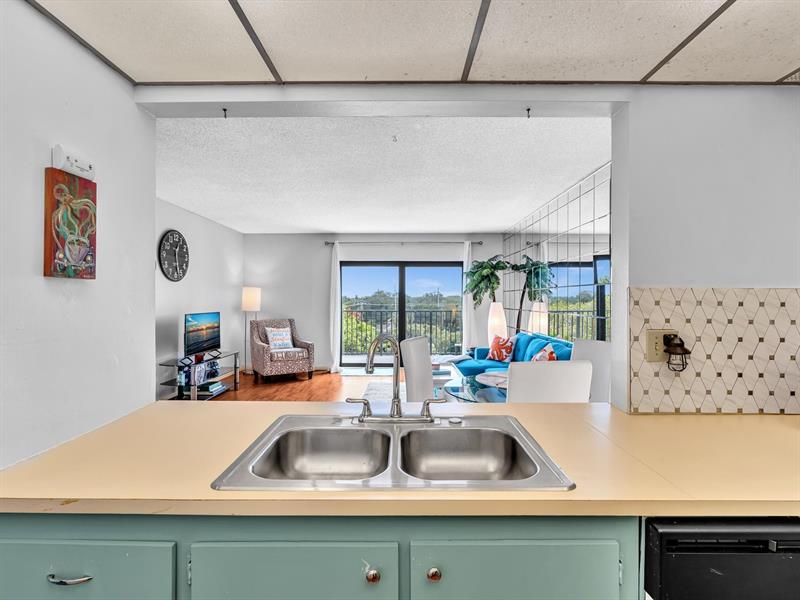 Image 9 of 71 For 900 River Reach Dr  525