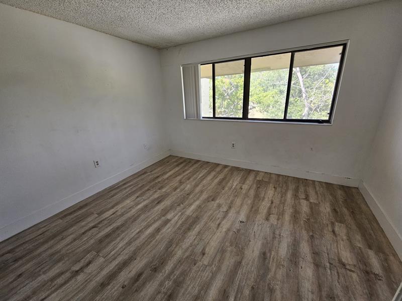 Image 19 of 21 For 2445 18th Ter  210