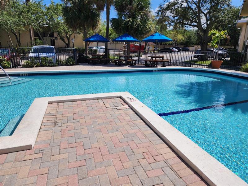 Image 3 of 21 For 2445 18th Ter  210