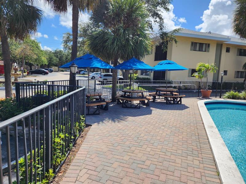 Image 4 of 21 For 2445 18th Ter  210