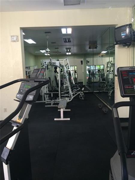 Image 6 of 21 For 2445 18th Ter  210