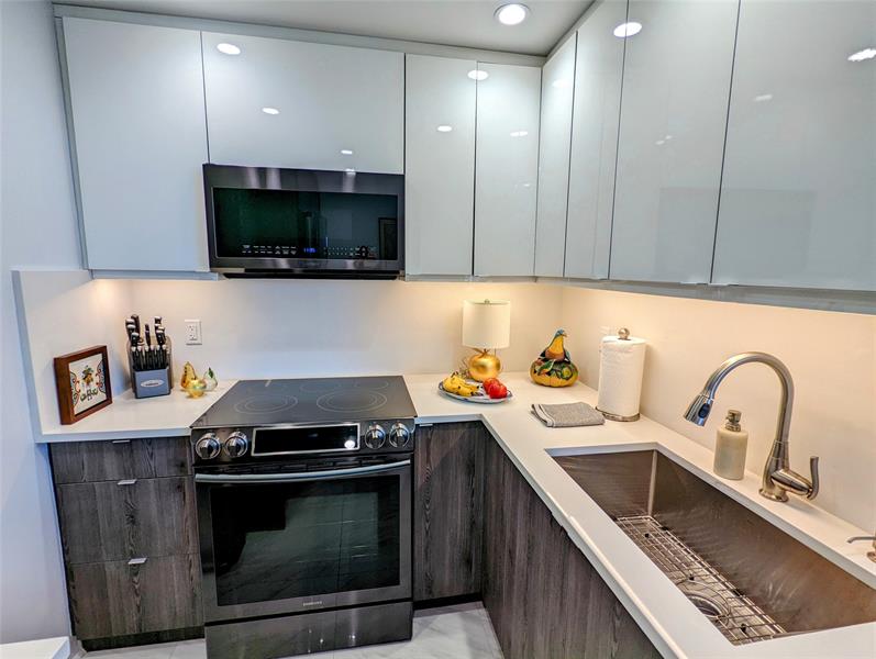 Image 11 of 24 For 888 Intracoastal Dr  10a