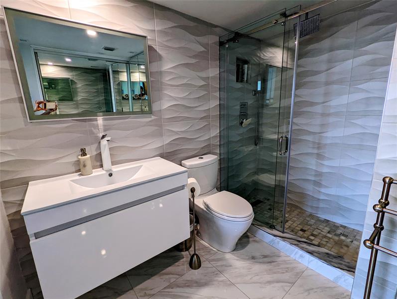 Image 18 of 24 For 888 Intracoastal Dr  10a