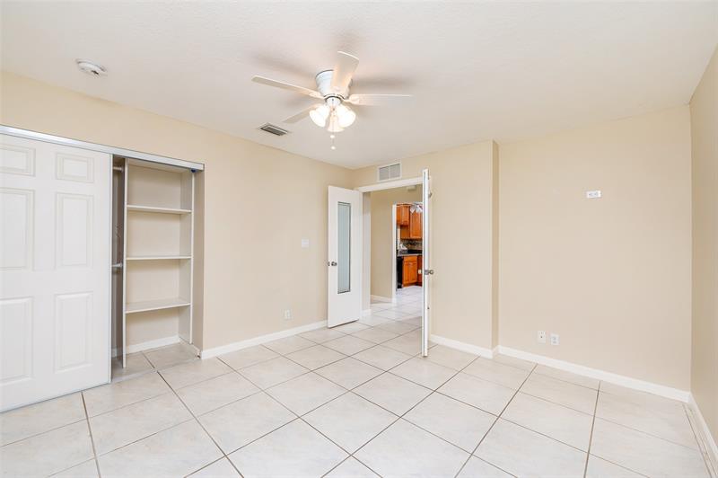 Image 21 of 37 For 3272 Carambola Cir  3272