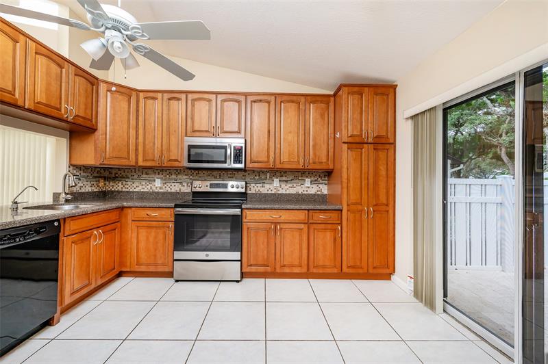 Image 22 of 37 For 3272 Carambola Cir  3272